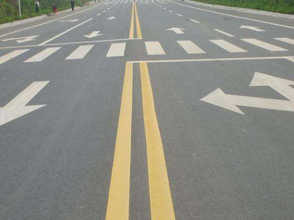 如何在不同路段選擇合適的道路標(biāo)志涂料？
